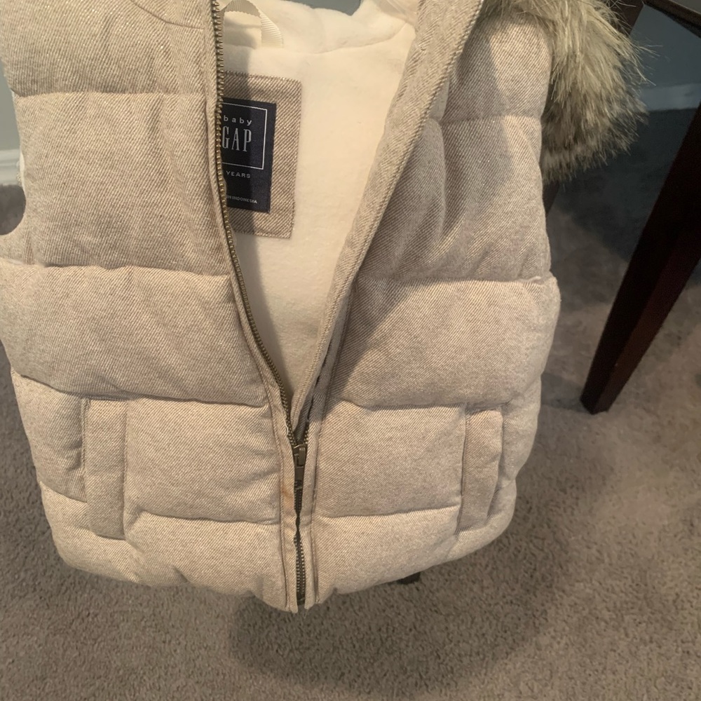 Girls Gap vest size 5